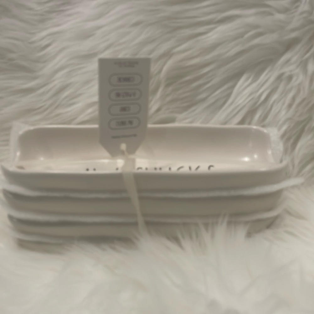 Rae Dunn Hot dog plates
